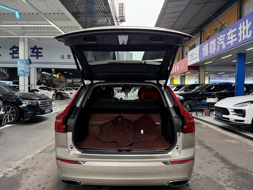 Volvo XC60 2020 — фото 20