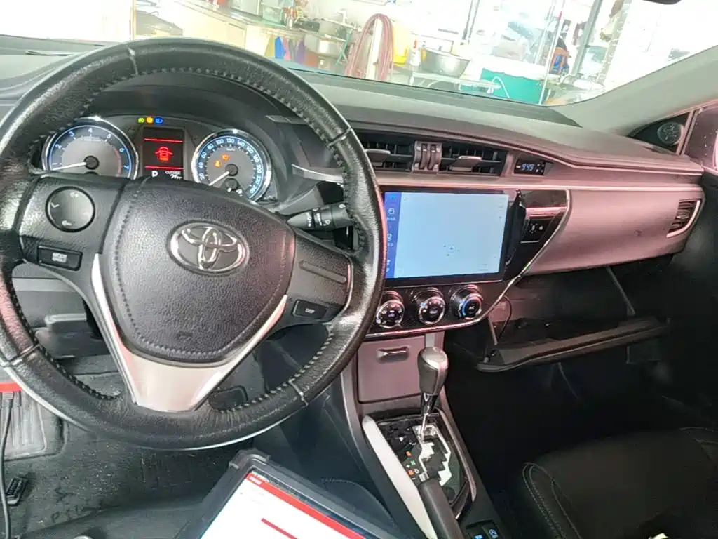Toyota Corolla 2017 — фото 10
