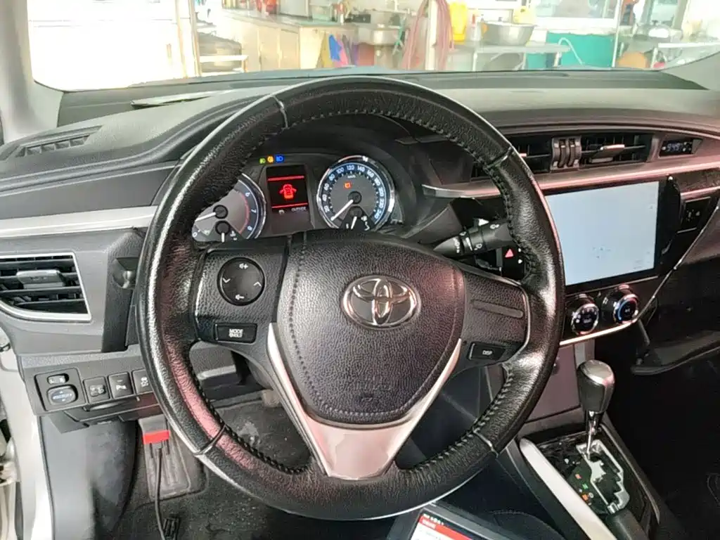 Toyota Corolla 2017 — фото 11