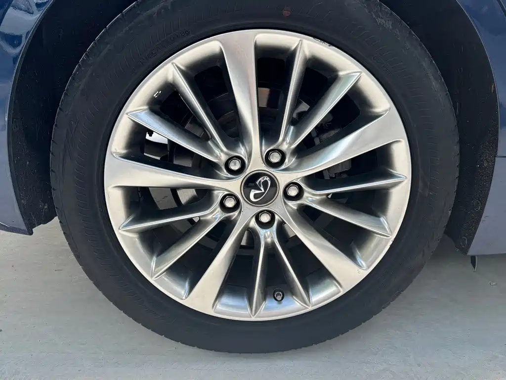 Infiniti Q50L 2019 — фото 13