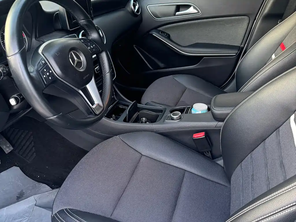 Mercedes-Benz A-Class 2015 — фото 4