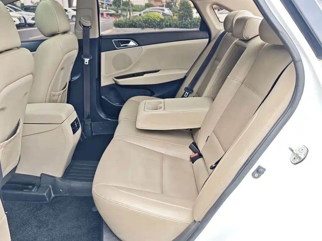 Hyundai Mistra 2015 — фото 15