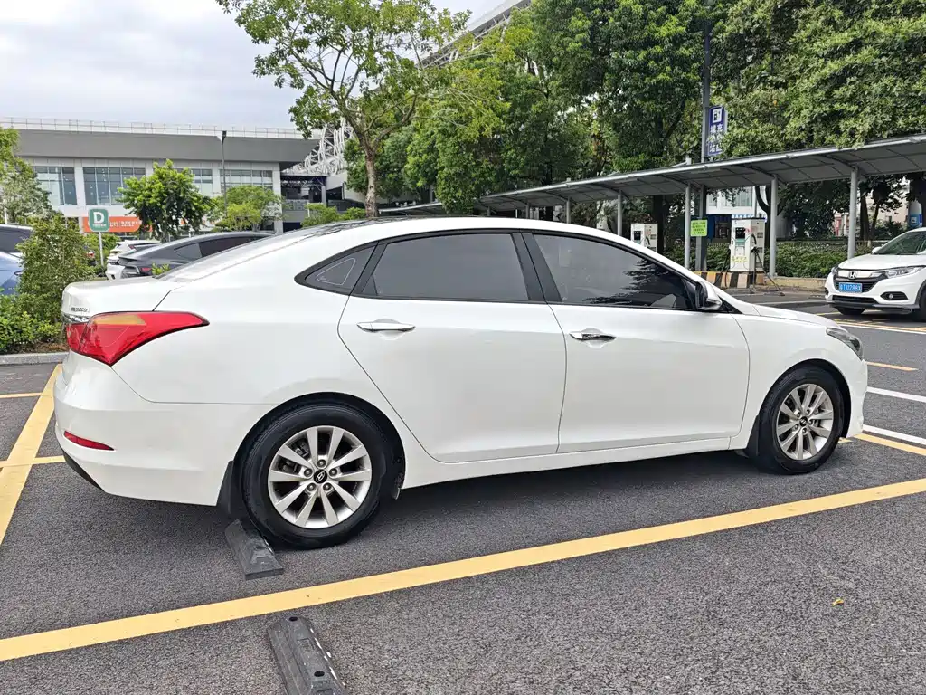 Hyundai Mistra 2015 — фото 21