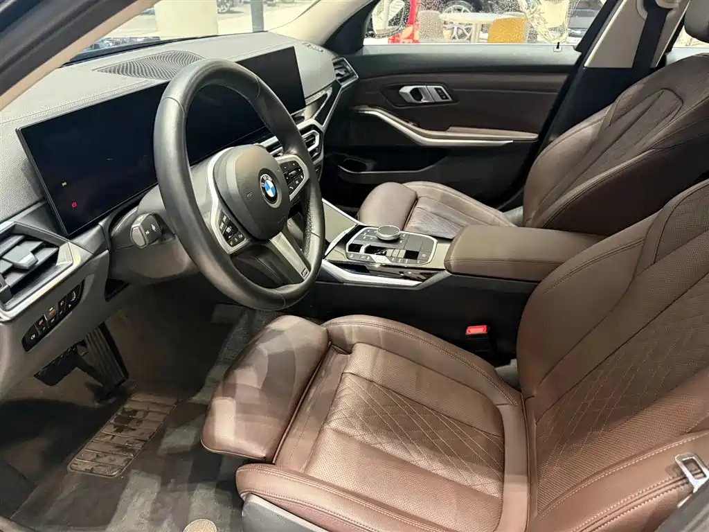 BMW 3 Series 2024 — фото 16