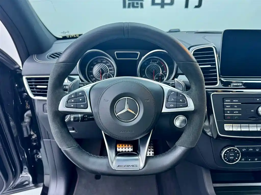 Mercedes-Benz GLS AMG 2019 — фото 12