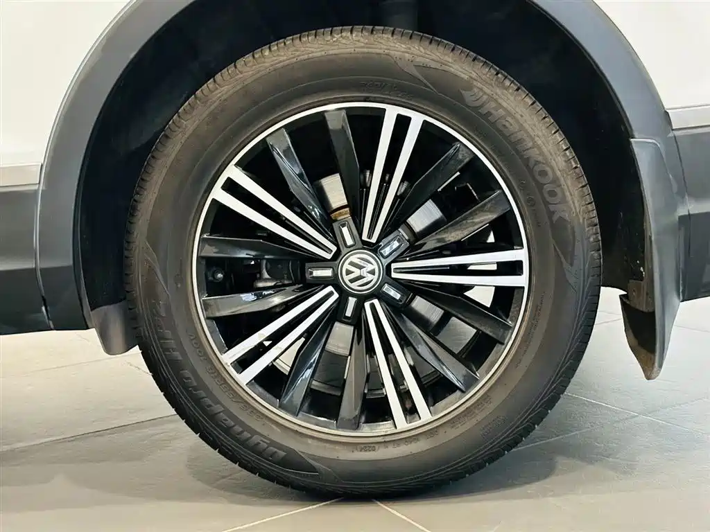 Volkswagen Tiguan L 2019 — фото 15