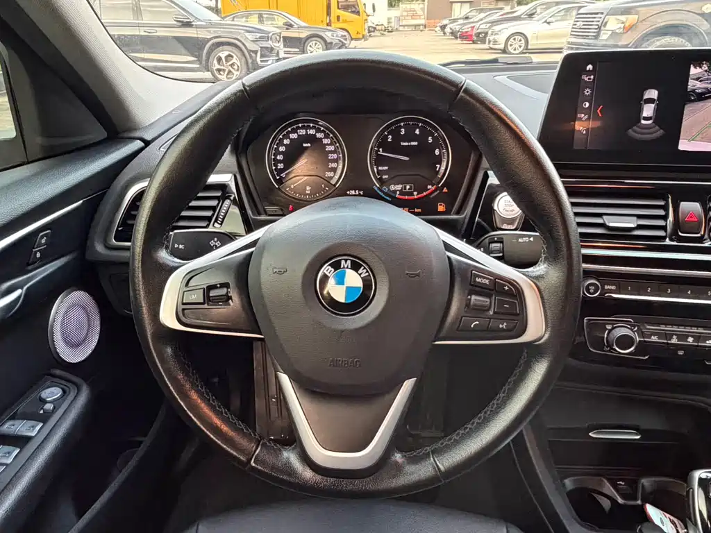 BMW 1 Series 2022 — фото 12