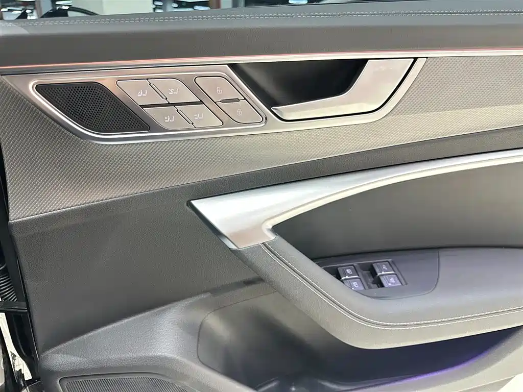 Audi A7L 2025 — фото 9