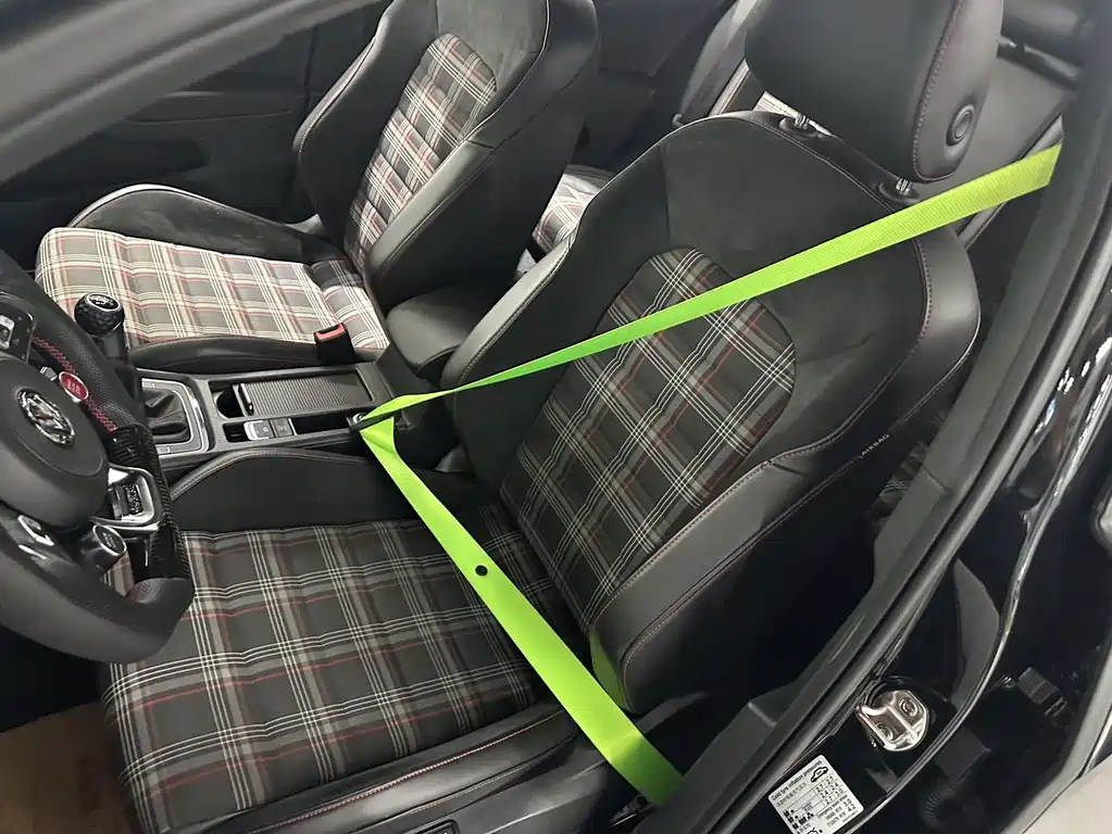 Volkswagen Golf GTI 2018 — фото 13