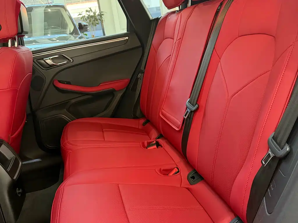 Porsche Macan 2015 — фото 11