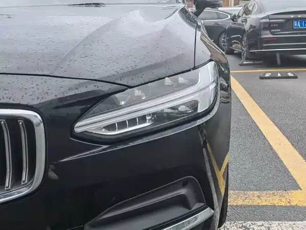 Volvo S90 2023