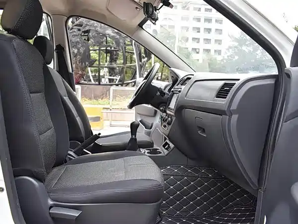 Dongfeng Scenery 330 2017