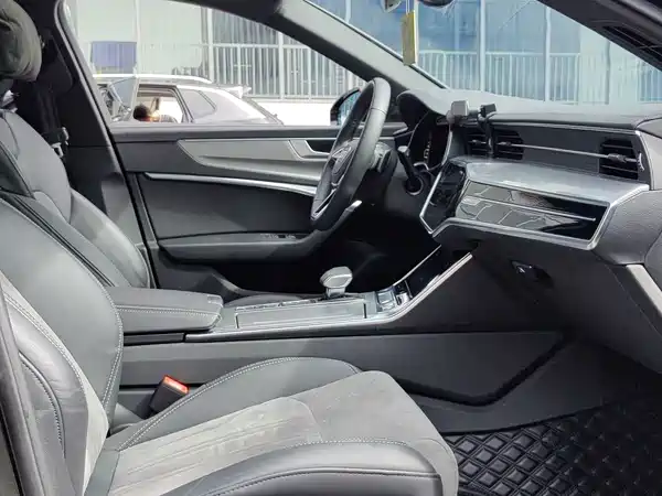 Audi A6L 2023