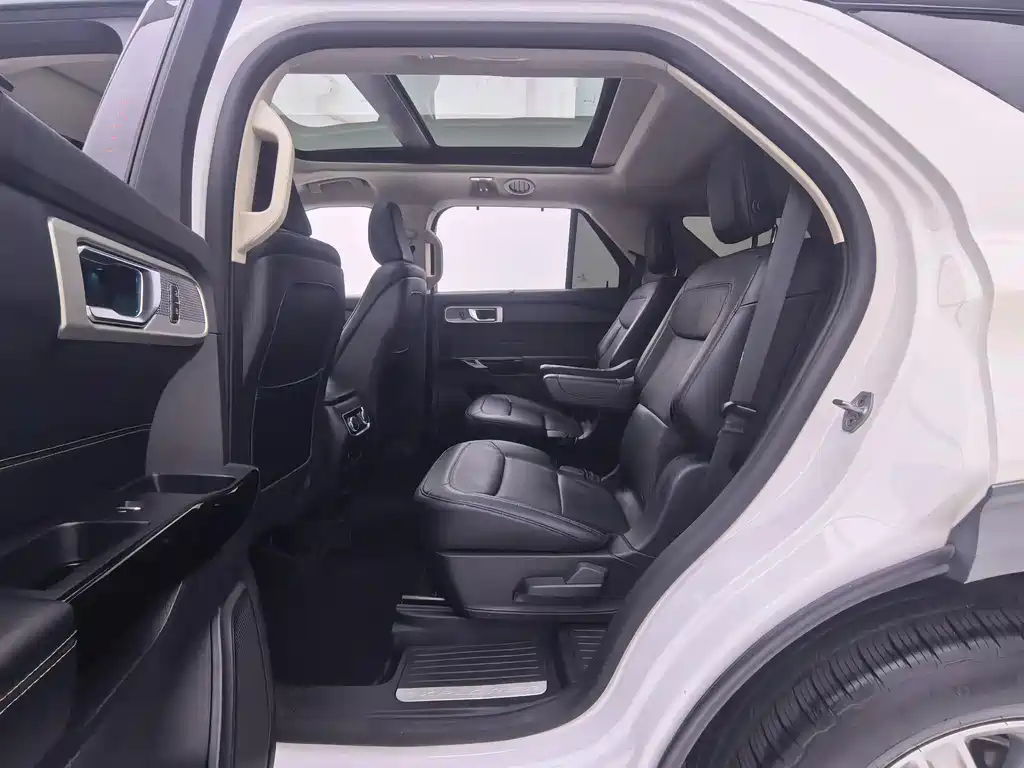 Ford Explorer 2021 — фото 16