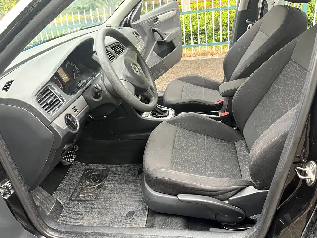 Volkswagen Lavida 2014