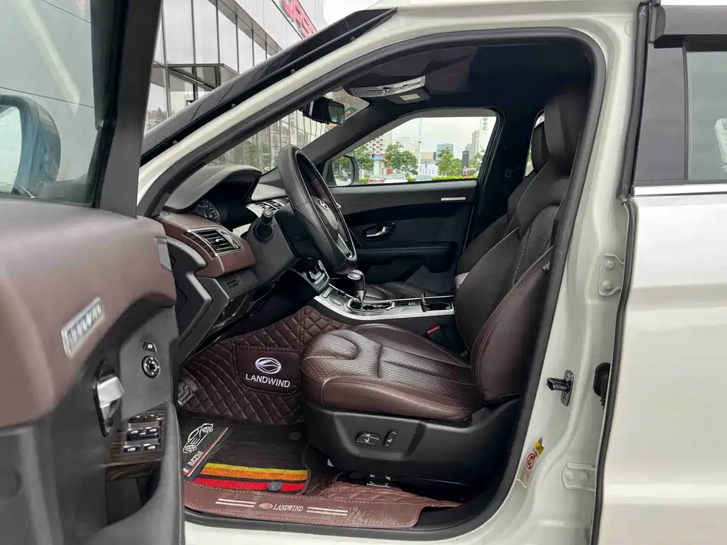 Landwind X7 2015 — фото 11
