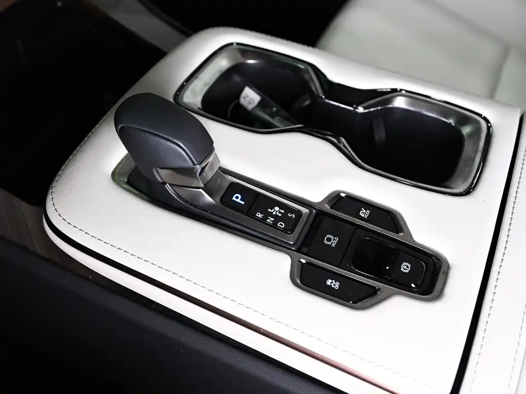 Lexus LM 2023 — фото 19