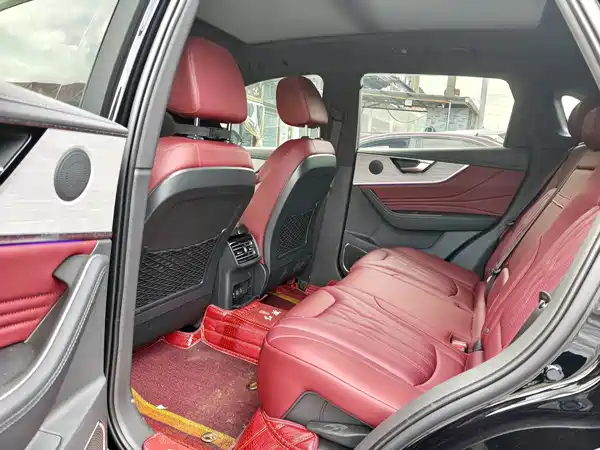 Hongqi HS5 2025