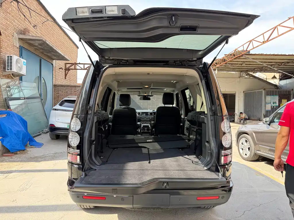 Land Rover Discovery 2014 — фото 21