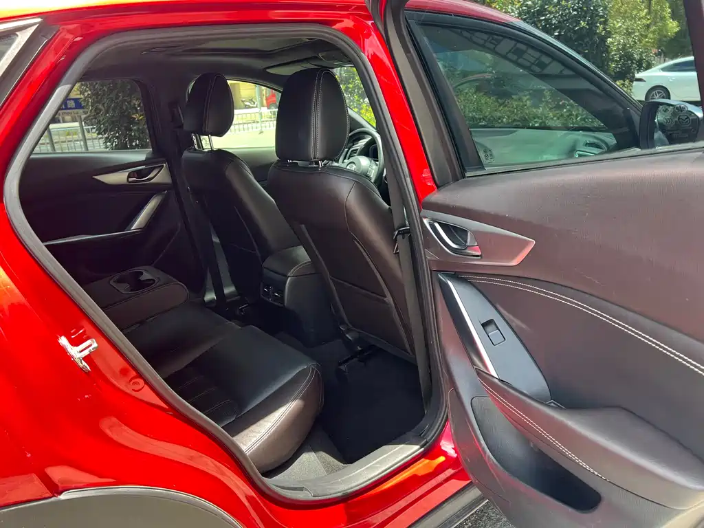 Mazda CX-4 2016 — фото 13