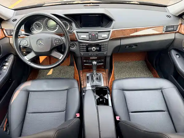 Mercedes-Benz E-Class 2012