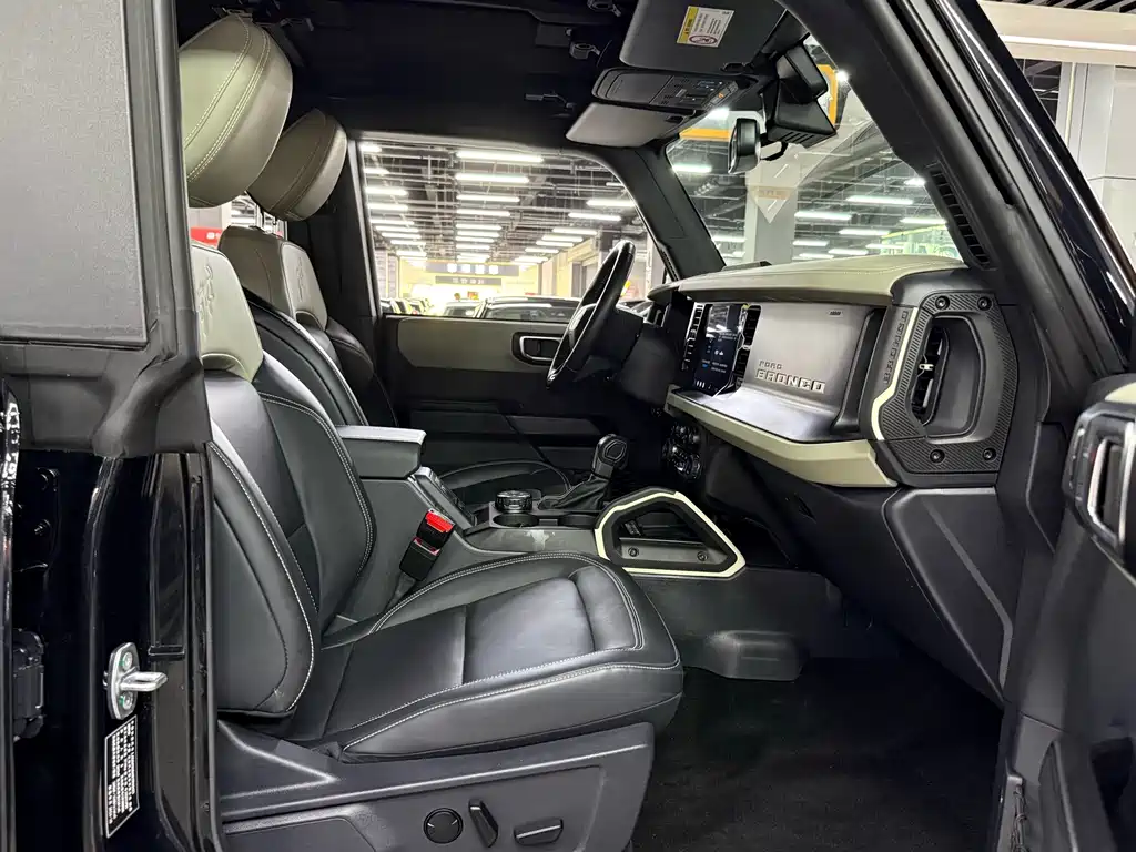 Ford Bronco 2025 — фото 18