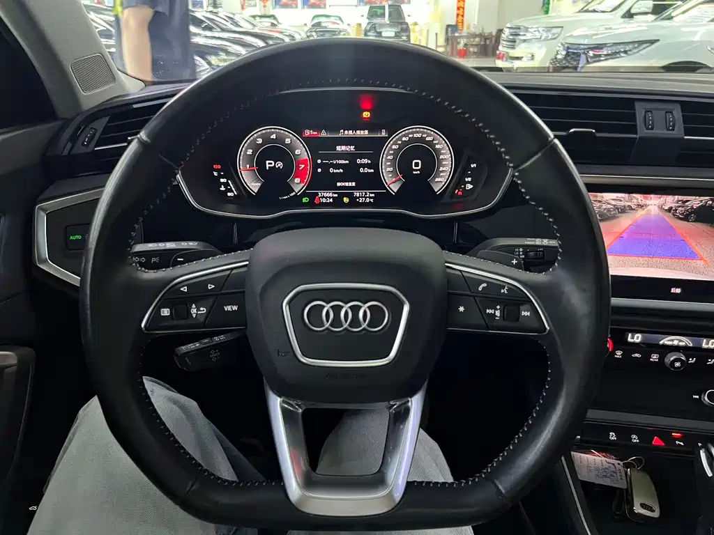 Audi Q3 2022 — фото 13