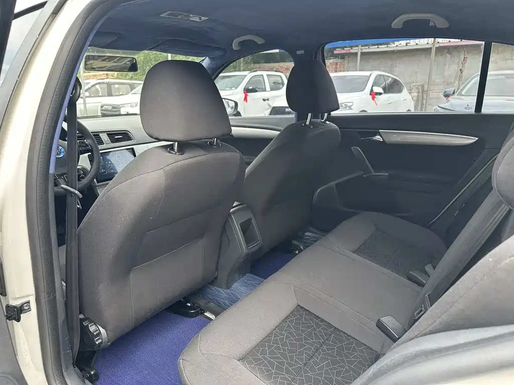 Volkswagen Lavida 2015