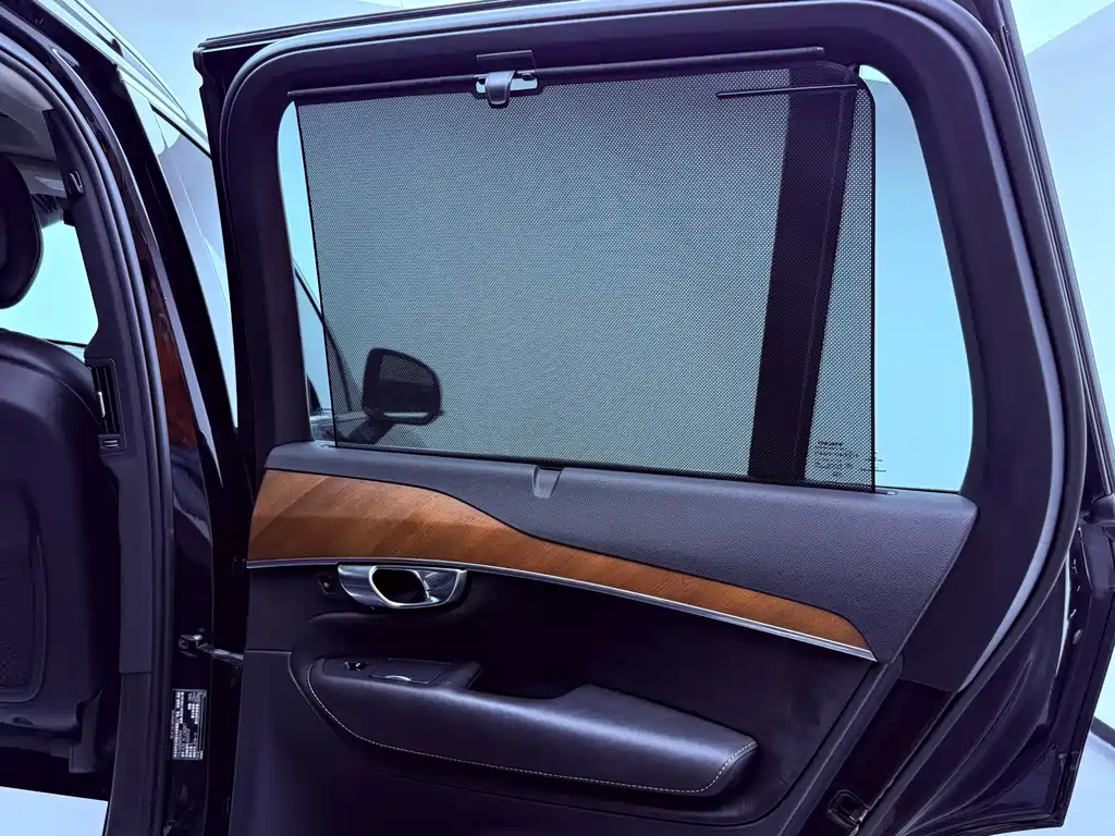 Volvo XC90 2017 — фото 23