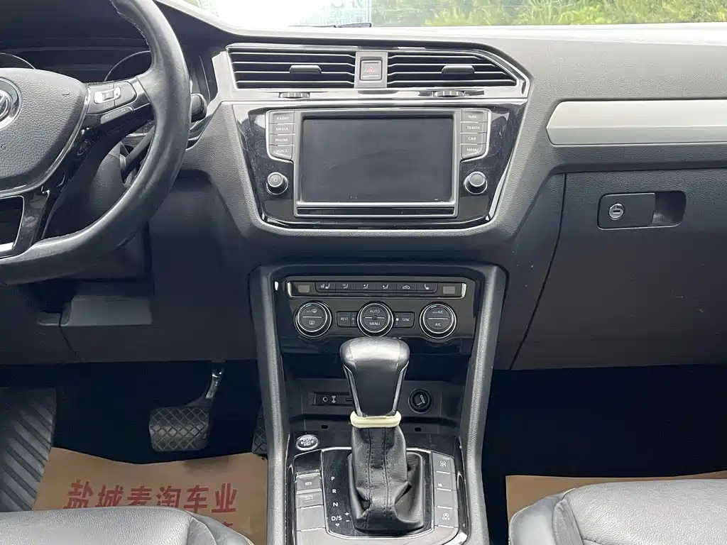 Volkswagen Tiguan L 2018 — фото 13