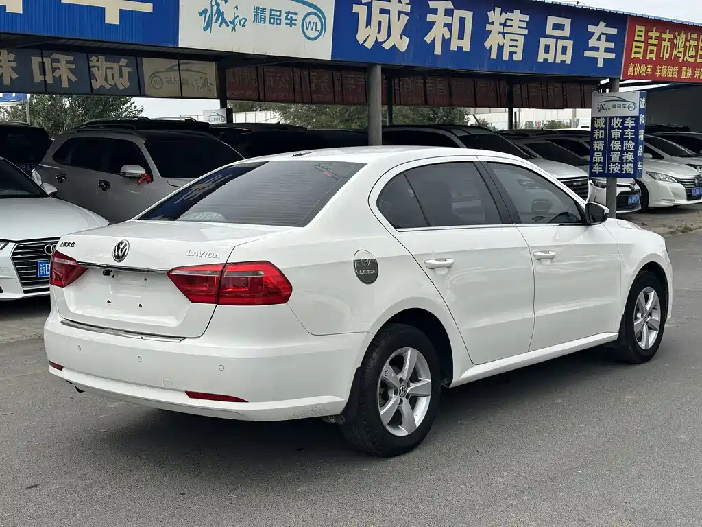 Volkswagen Lavida 2015