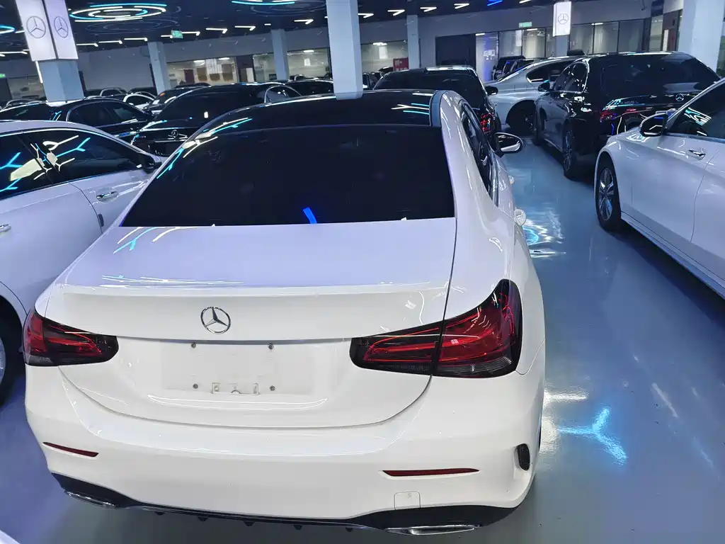 Mercedes-Benz A-Class 2022 — фото 20