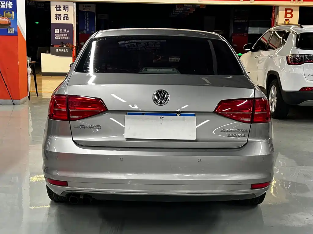 Volkswagen Sagitar 2017 — фото 13