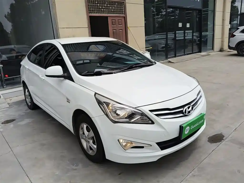Hyundai Verna 2015 — фото 4