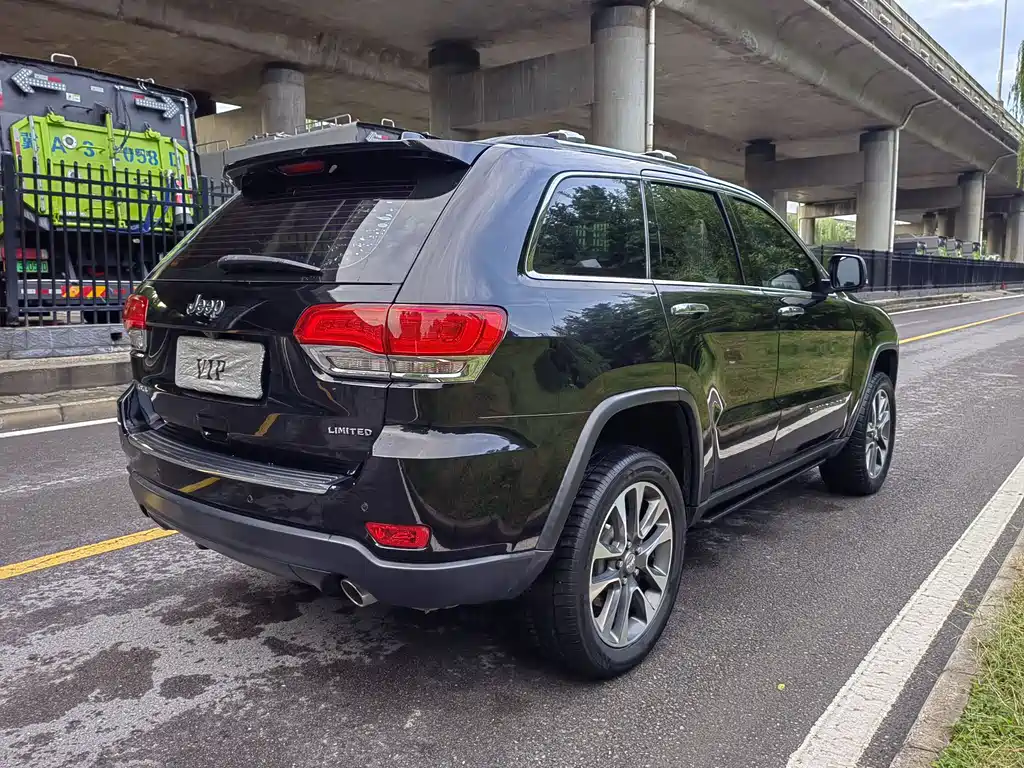 Jeep Grand Cherokee 2019 — фото 6