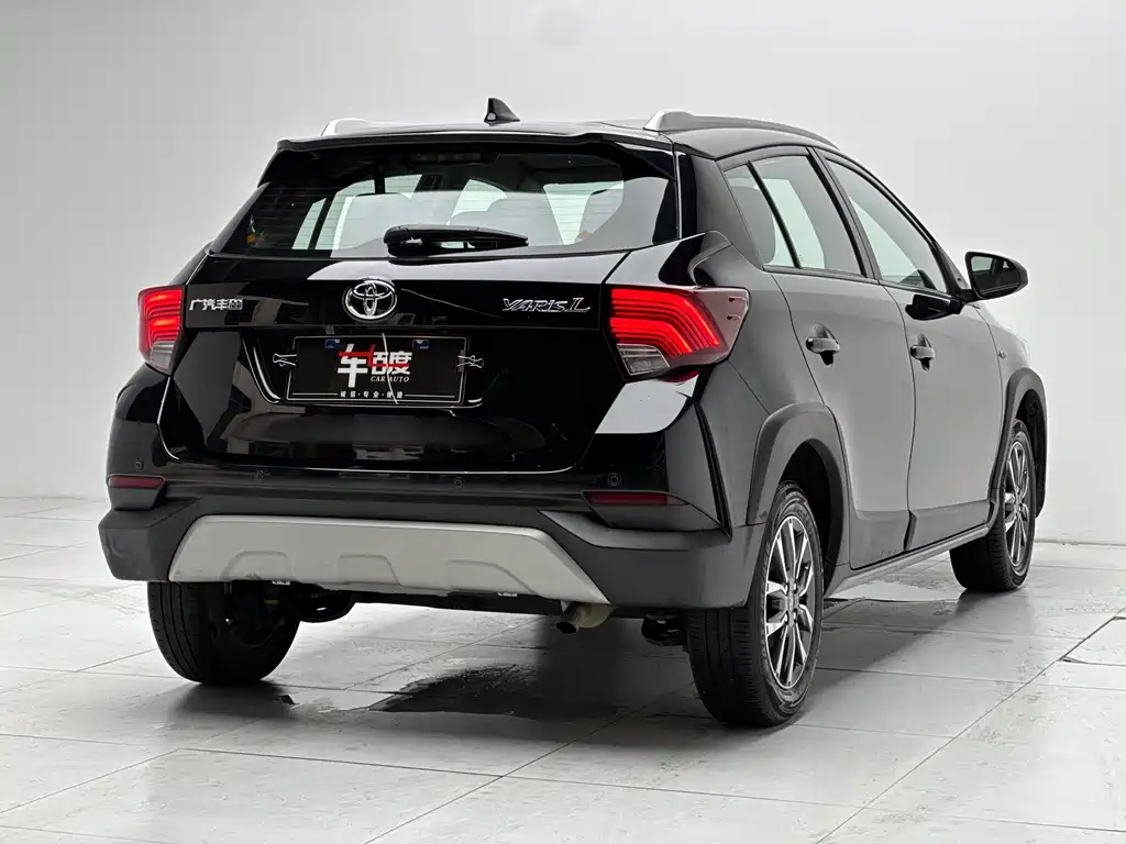 Toyota Yaris L 2021 — фото 4