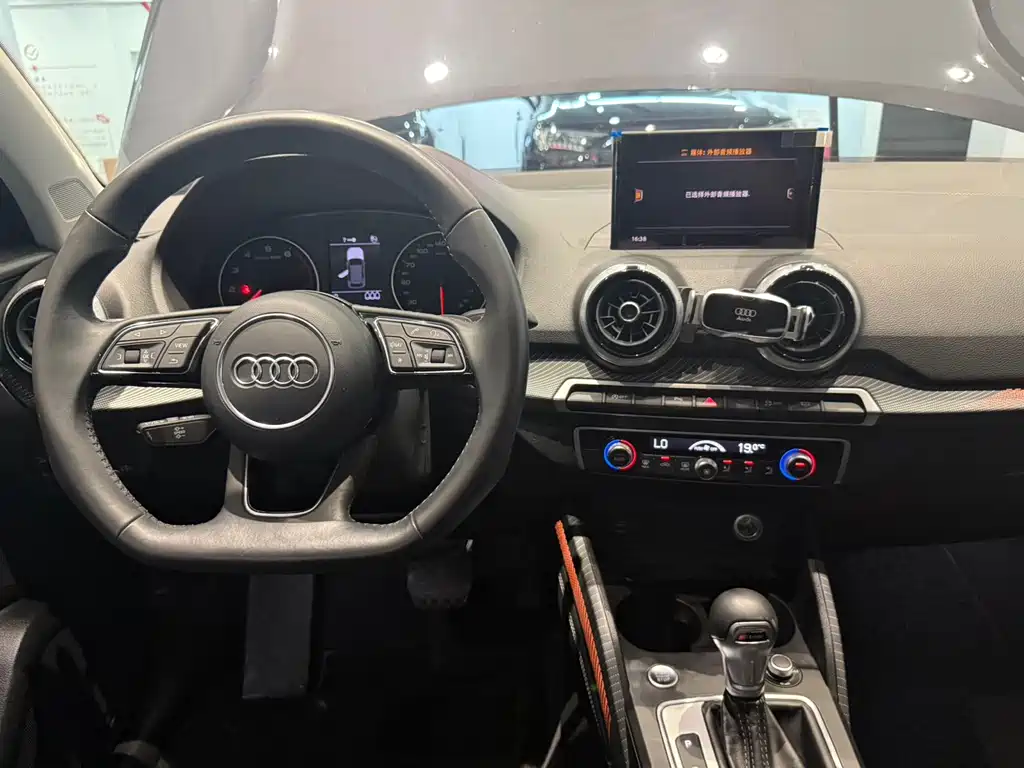 Audi Q2L 2022 — фото 13
