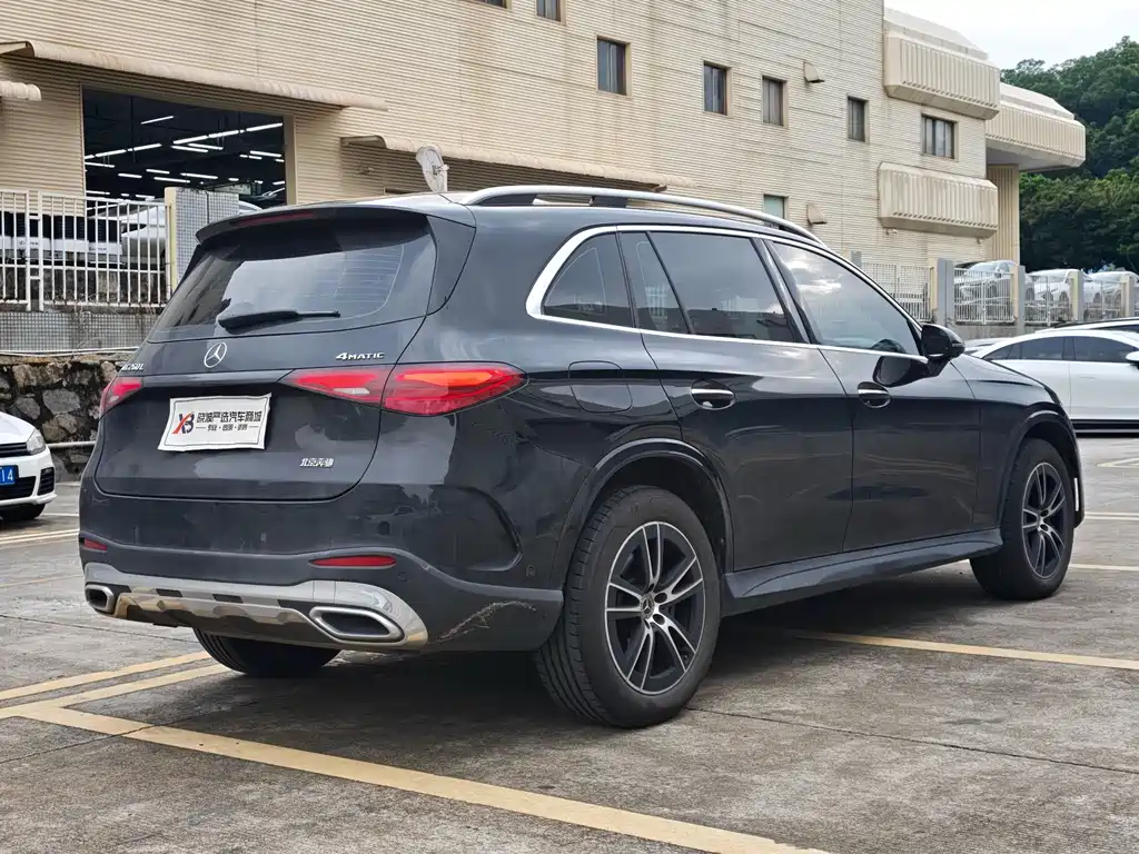 Mercedes-Benz GLC 2025