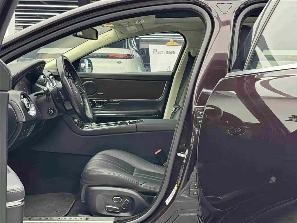 Jaguar XJ 2015