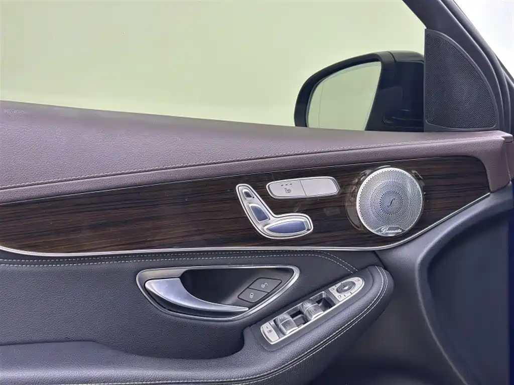 Mercedes-Benz GLC 2018 — фото 14
