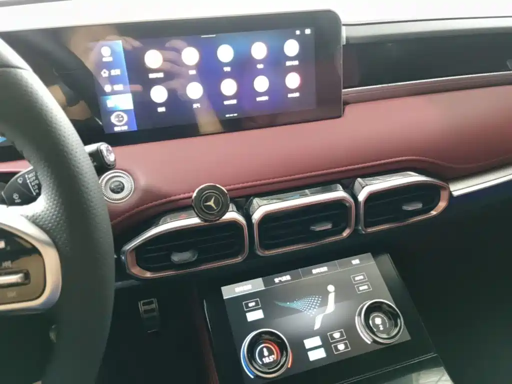Jetour Jietu X70 PLUS 2023 — фото 13