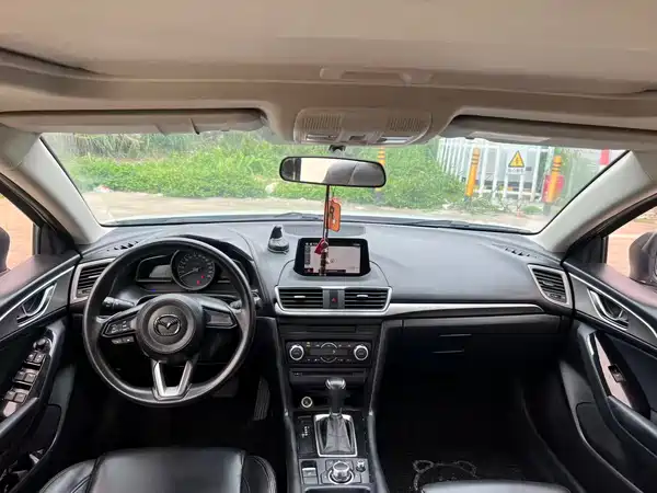 Mazda 3 Axela 2018