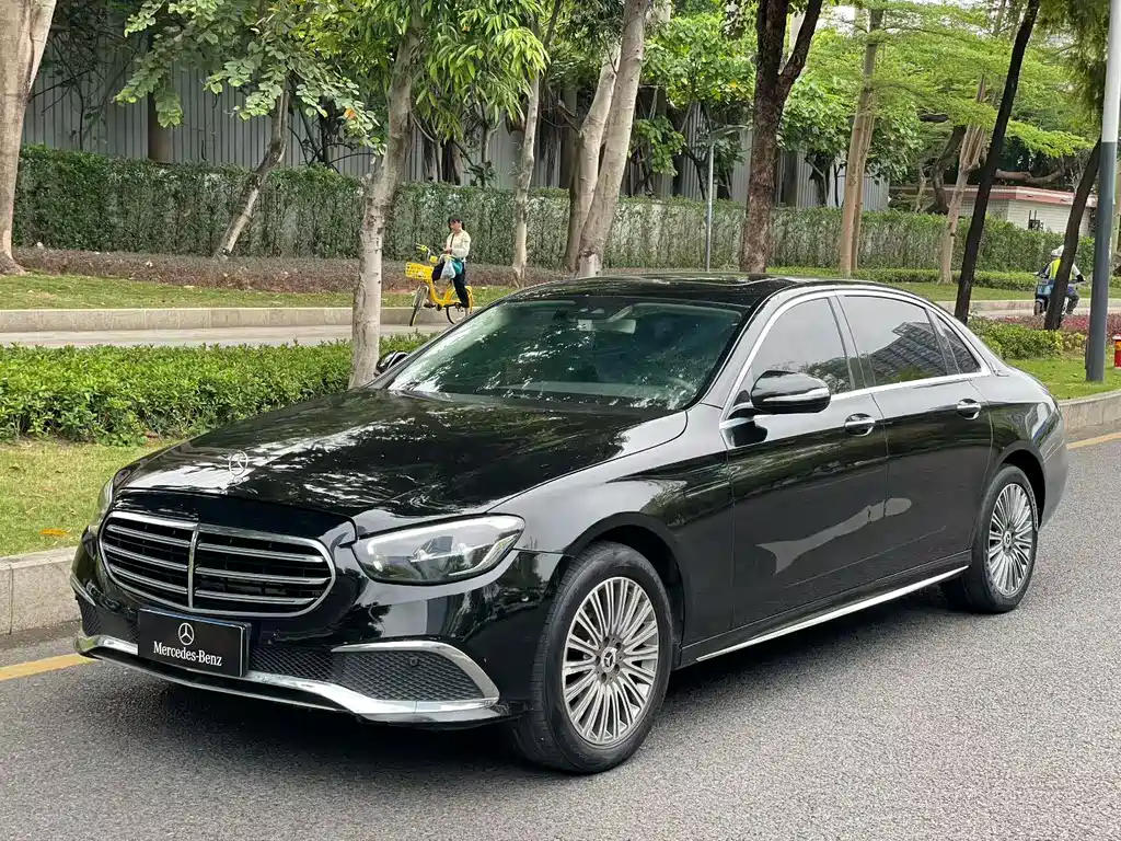 Mercedes-Benz E-Class 2017 — фото 1