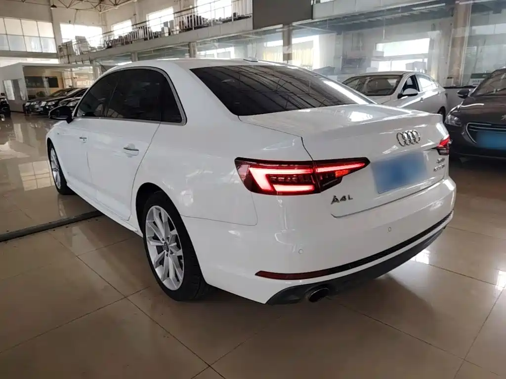 Audi A4L 2018
