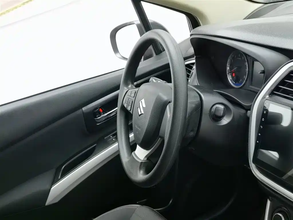 Suzuki S-Cross 2015 — фото 22
