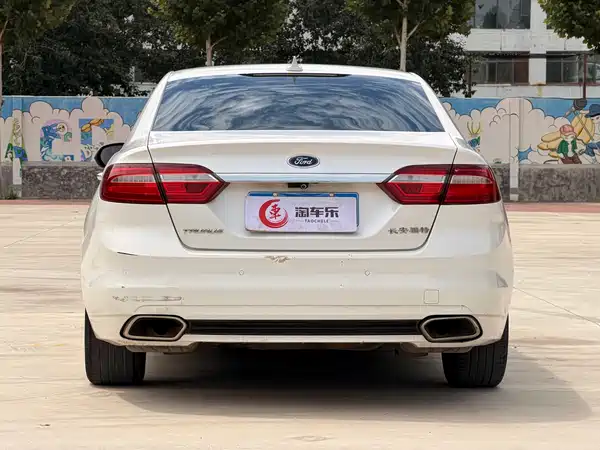 Ford Taurus 2018