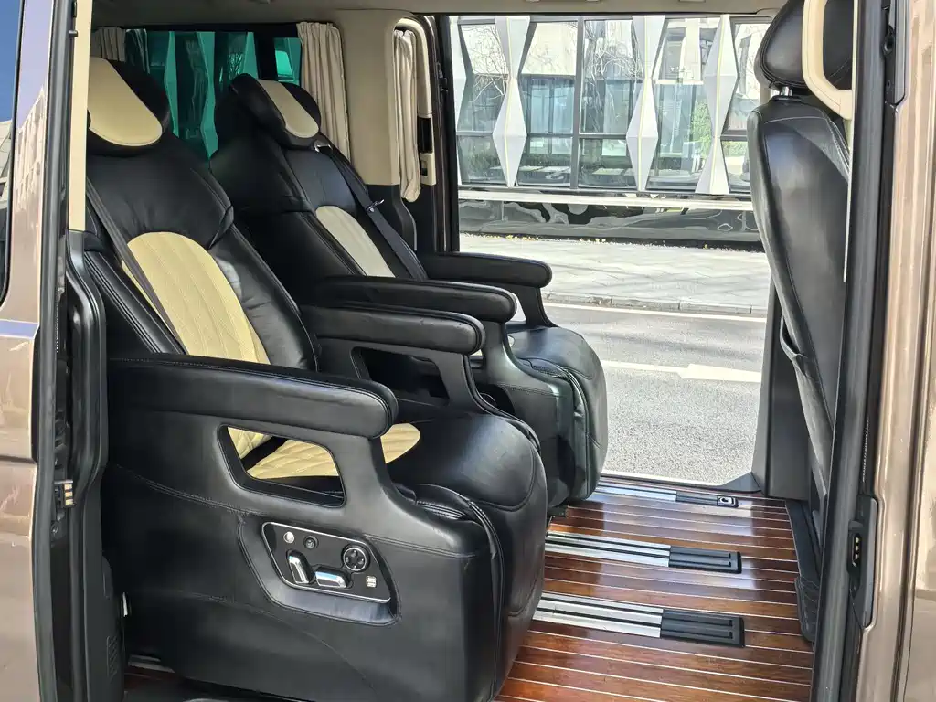 Volkswagen Multivan 2016 — фото 17