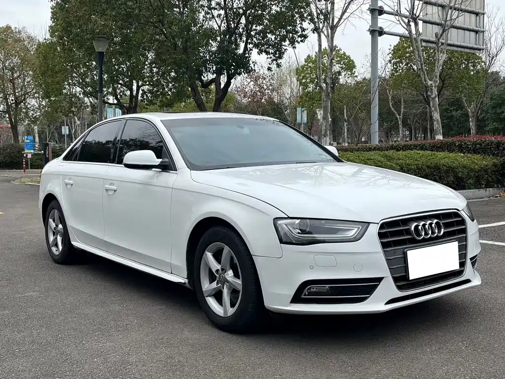 Audi A4L 2013 — фото 3