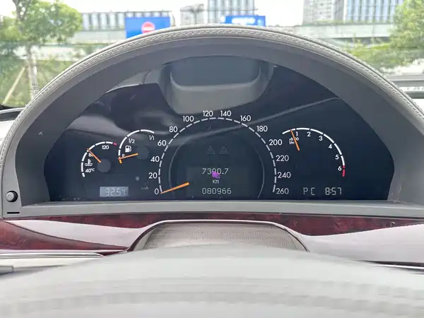Mercedes-Benz S-Class 2005