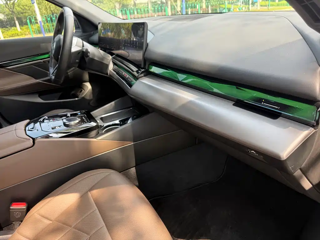 BMW i5 2024 — фото 9